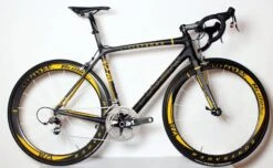Trek Madone 6.9 Pro Livestrong-Zwart-Geel-56 (NOS)